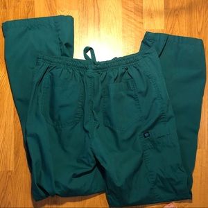 Maevn hunter green scrubs